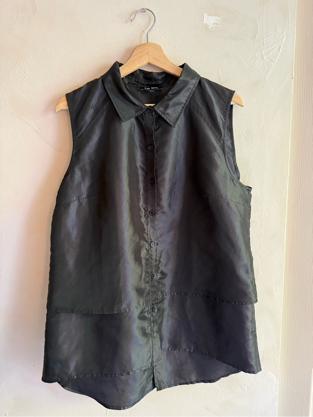 Lily Moss | Black Sleeveless | Button Up Shirt High Low Hem | Satin Feel XL